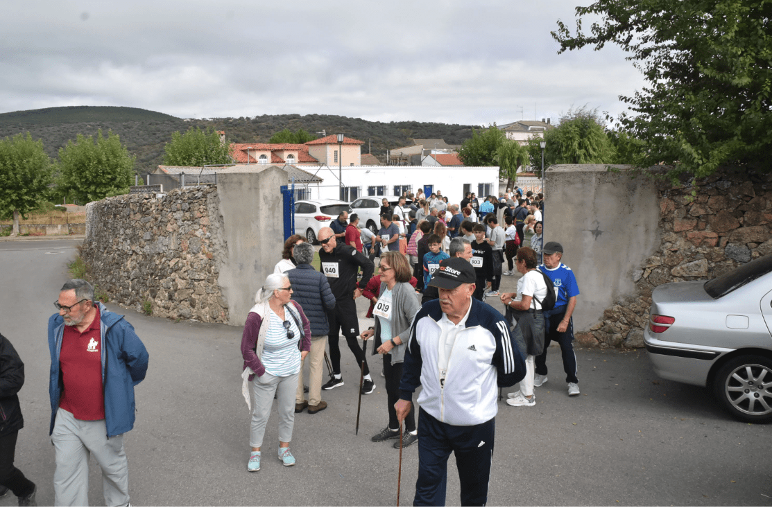 Primera marcha benéfica a favor de AHIFUGA en Fuentes de Béjar